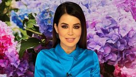La 15 ani de când a făcut pasul cel mare, Simona Pătruleasa îmbracă din nou rochia de mireasă. Vedeta Kanal D are planuri mari pentru aniversarea căsniciei sale